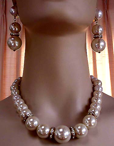 a beautiful vintage costume jewelry parure