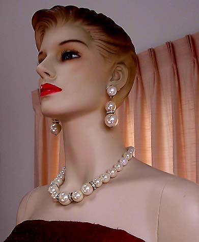 a beautiful vintage costume jewelry parure