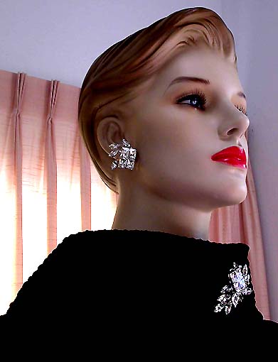 a beautiful vintage costume jewelry parure