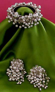 a beautiful vintage costume jewelry parure