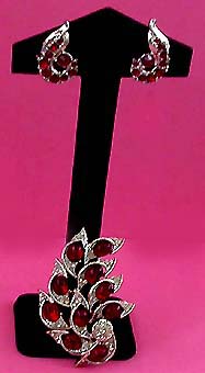 a beautiful vintage costume jewelry parure