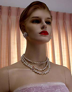 a beautiful vintage costume jewelry parure