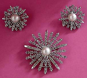 a beautiful vintage costume jewelry parure