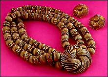 a beautiful Juliana vintage costume jewelry necklace, bracelet and earrings