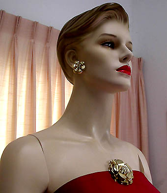 a beautiful vintage costume jewelry parure