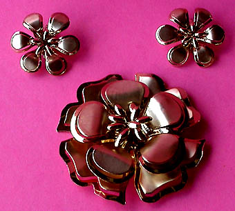 a beautiful vintage costume jewelry parure