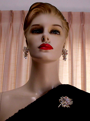 a beautiful vintage costume jewelry parure