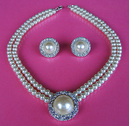 a beautiful vintage costume jewelry parure