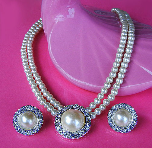 a beautiful vintage costume jewelry parure