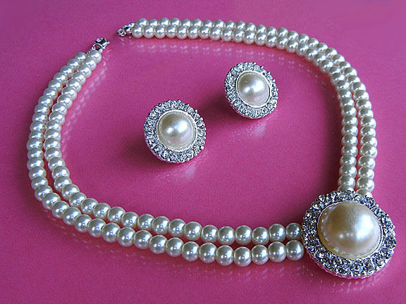 a beautiful vintage costume jewelry parure