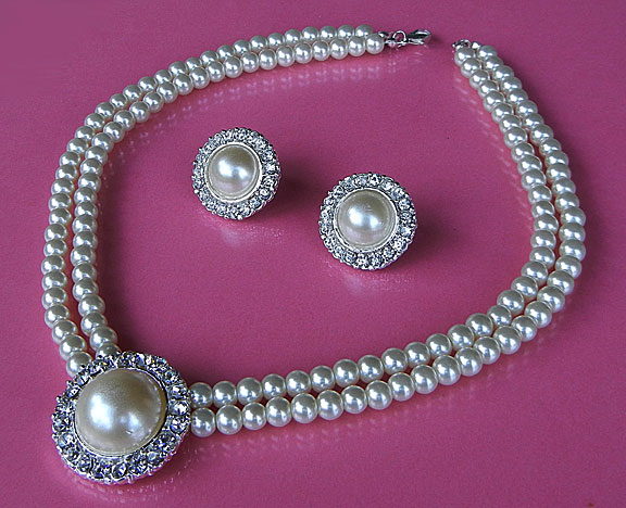 a beautiful vintage costume jewelry parure
