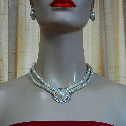 a beautiful vintage costume jewelry parure