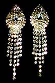 a beautiful vintage costume jewelry necklace Unsigned
