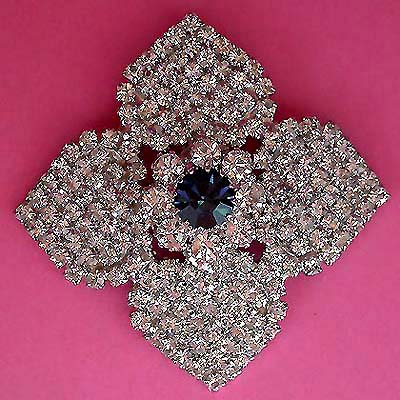 a beautiful vintage costume jewelry necklace Eisenberg Ice
