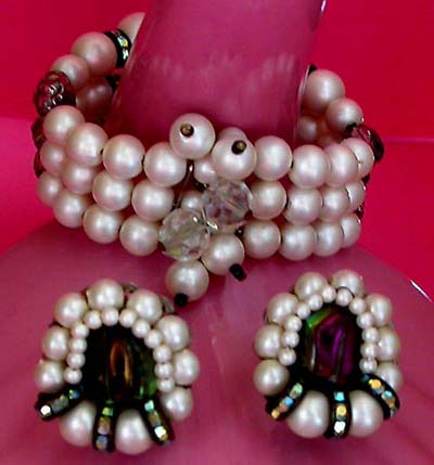 a beautiful vintage costume jewelry Hobe bracelet