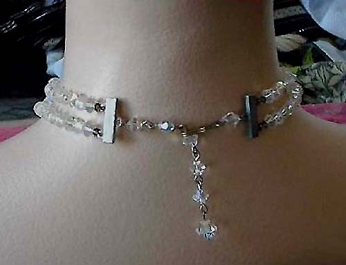 a beautiful vintage costume jewelry lucite necklace