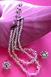 a beautiful Juliana vintage costume jewelry brooch and clip earrings