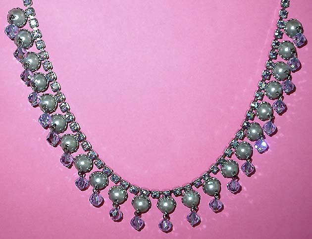 a beautiful vintage costume jewelry lucite necklace