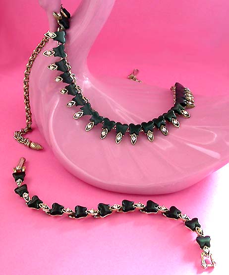 a beautiful vintage costume jewelry necklace and bracelet