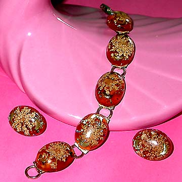 a beautiful vintage costume jewelry crystal necklace and earrings
