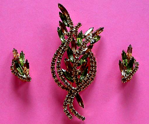 a beautiful vintage costume jewelry crystal necklace and earrings