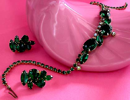 a beautiful vintage costume jewelry crystal necklace and earrings