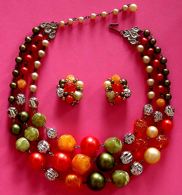 a beautiful vintage costume jewelry crystal necklace and earrings
