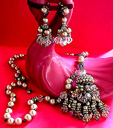 a beautiful vintage costume jewelry necklace, bracelet and earrings