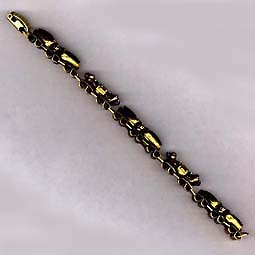 a beautiful vintage costume jewelry necklace unsigned